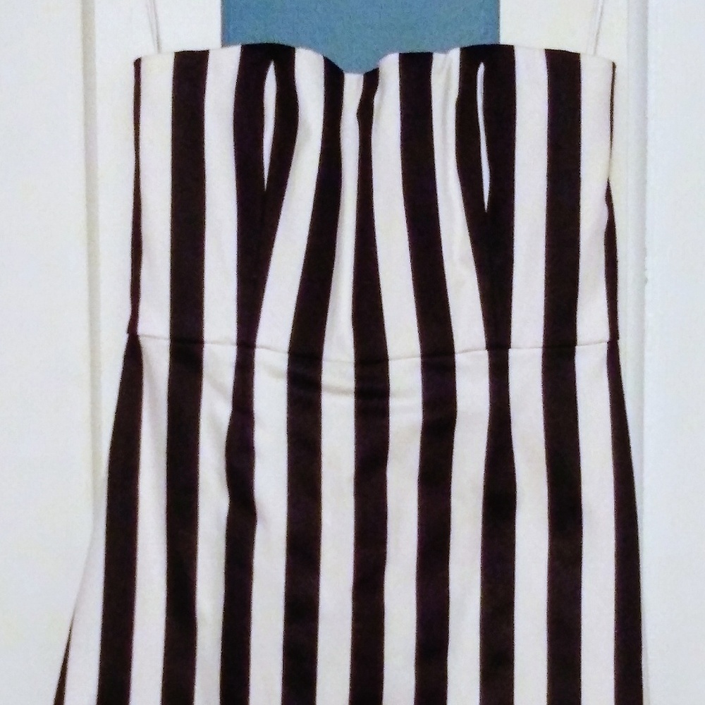 NWTs Alice + Olivia Nyla Dress